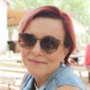 Meet your Posher, Adriana v